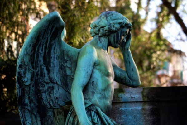 LM Spilsbury The Vampyres Household angel statue on bridge
